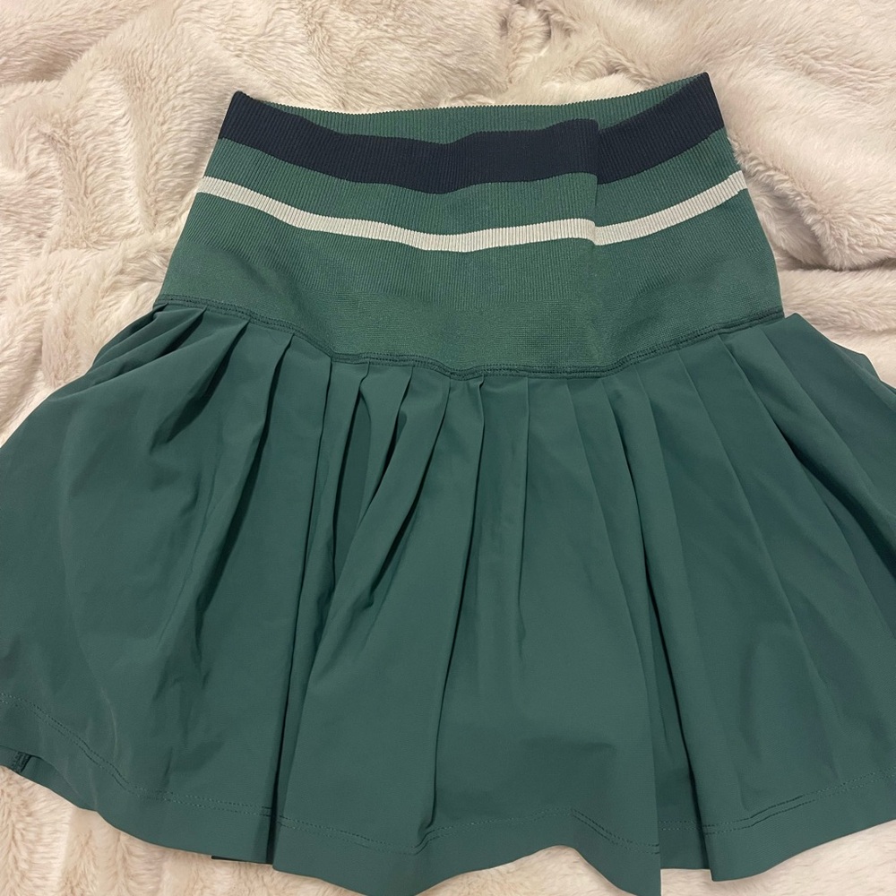 Wilson tennis skirt size small green